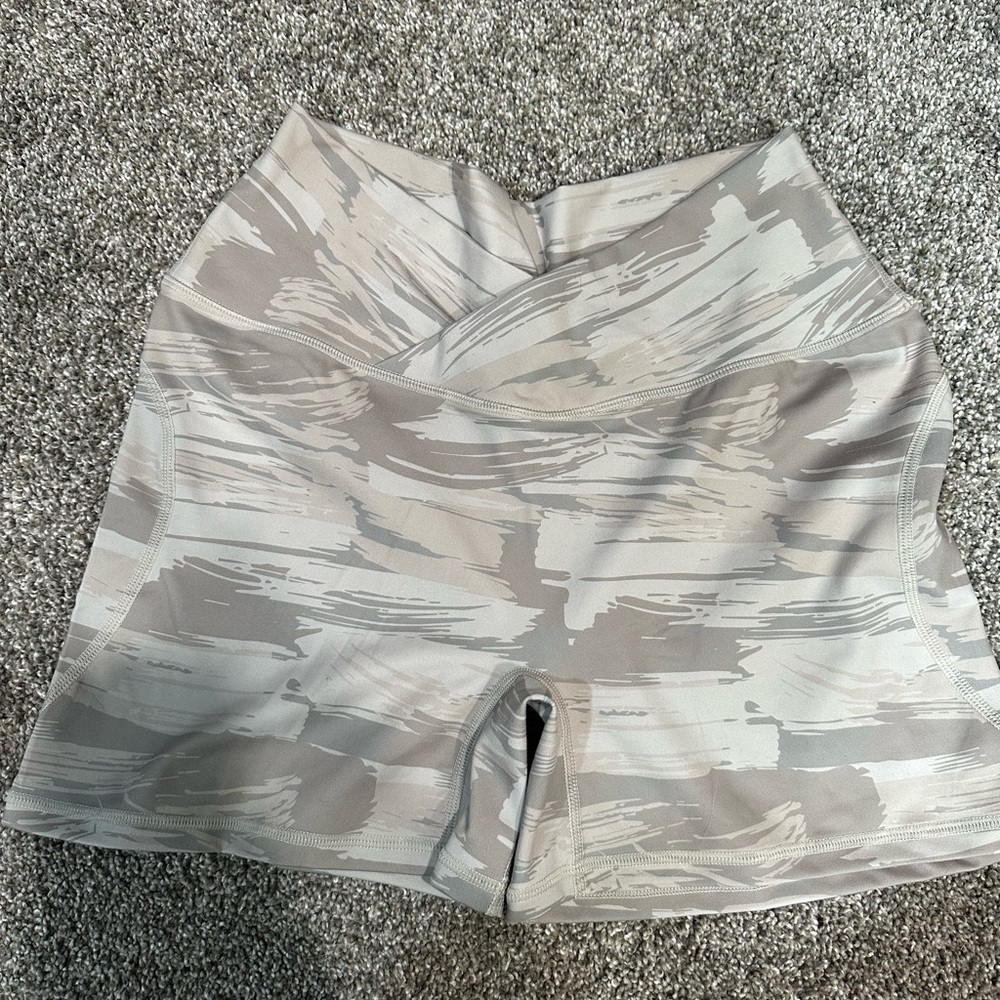 Alphalete medium surface power shorts